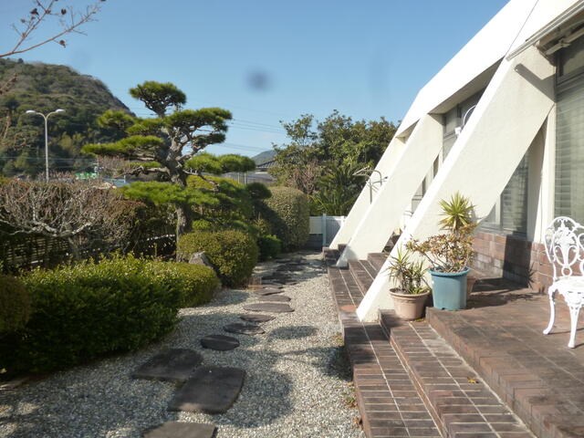 大字大積戸建 現地写真（庭）