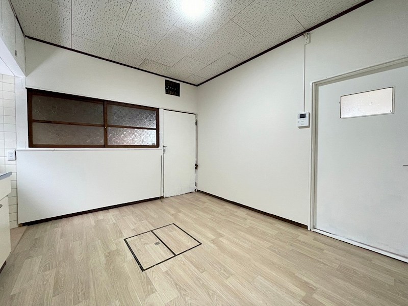 町上津役西三丁目7番貸家 内観写真（リビング以外の居室）