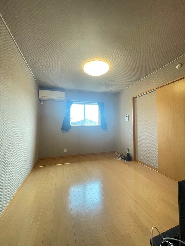 宮丸一丁目戸建 内観写真（リビング以外の居室）