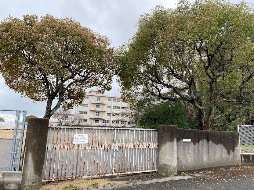 塩屋一丁目戸建 中学校