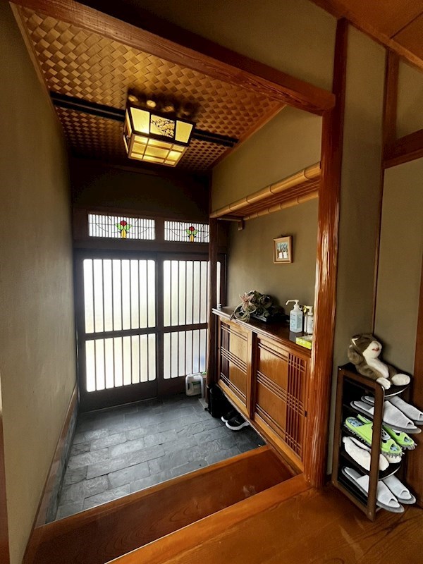 清田三丁目戸建 現地写真（玄関）