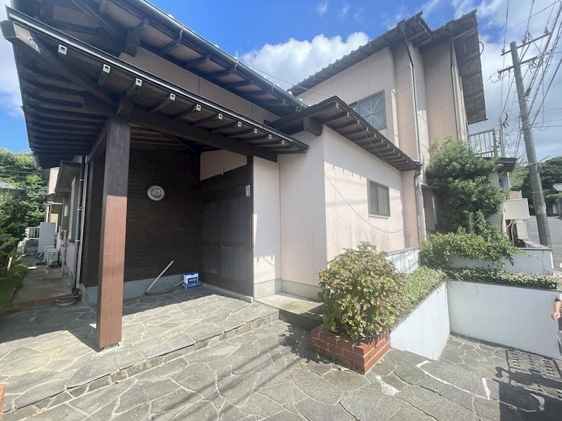 清田三丁目戸建 現地写真（玄関）