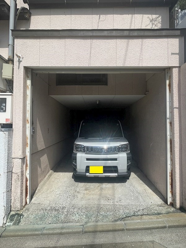 清田三丁目戸建 現地写真（駐車場）