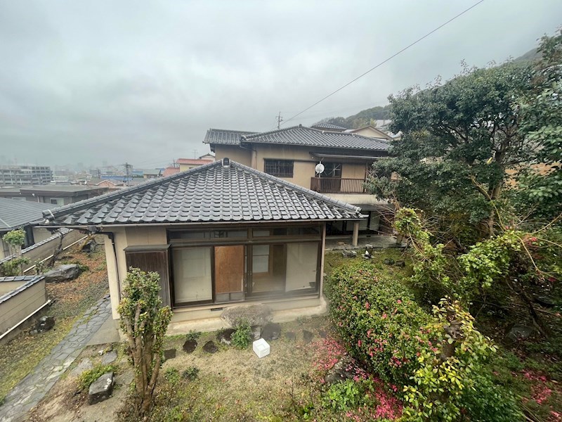 霧ヶ丘二丁目13番戸建 現地写真（庭）