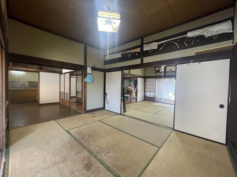 谷町二丁目12番戸建 内観写真（リビング以外の居室）