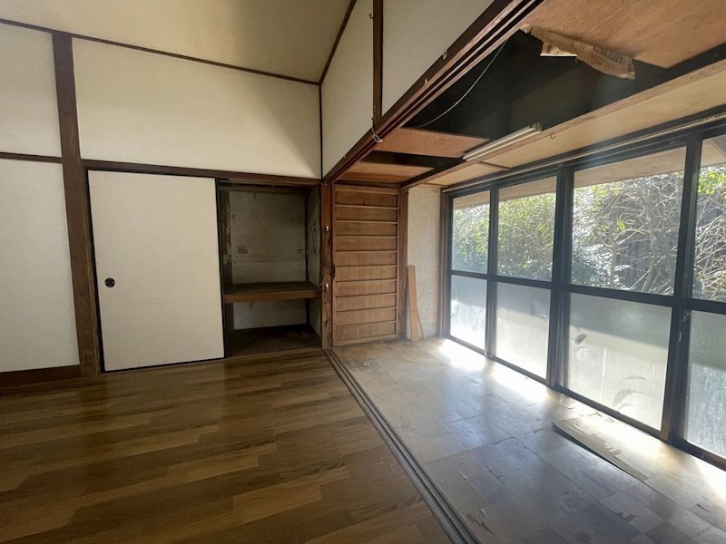 谷町二丁目12番戸建 内観写真（リビング以外の居室）