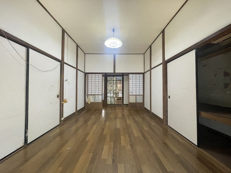 谷町二丁目12番戸建 内観写真（リビング以外の居室）