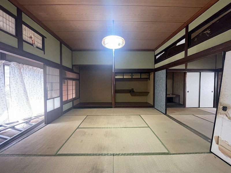 谷町二丁目12番戸建 内観写真（リビング以外の居室）