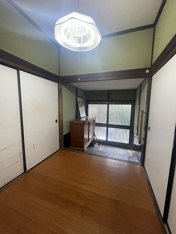 谷町二丁目12番戸建 現地写真（玄関）