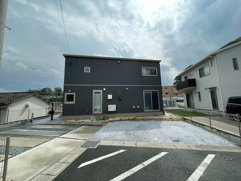 高野四丁目戸建 現地写真（駐車場）