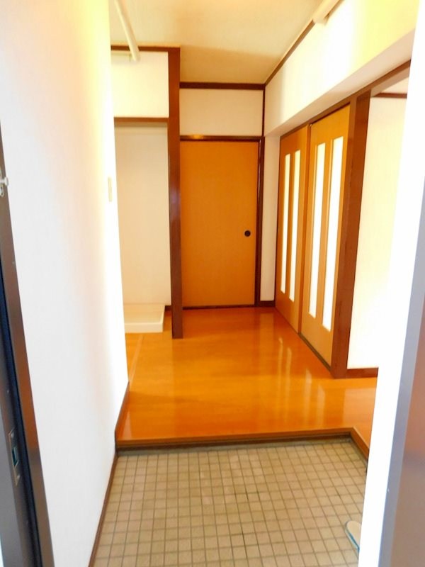 徳力団地131棟 現地写真（玄関）