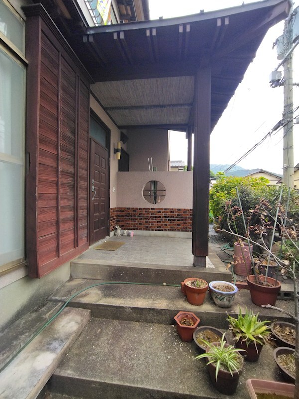 上の原一丁目戸建 現地写真（玄関）