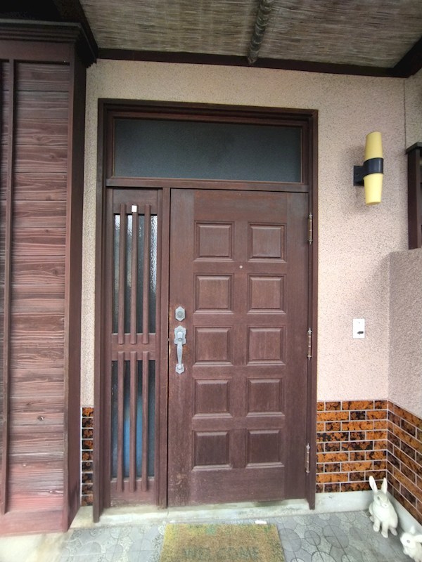 上の原一丁目戸建 現地写真（玄関）