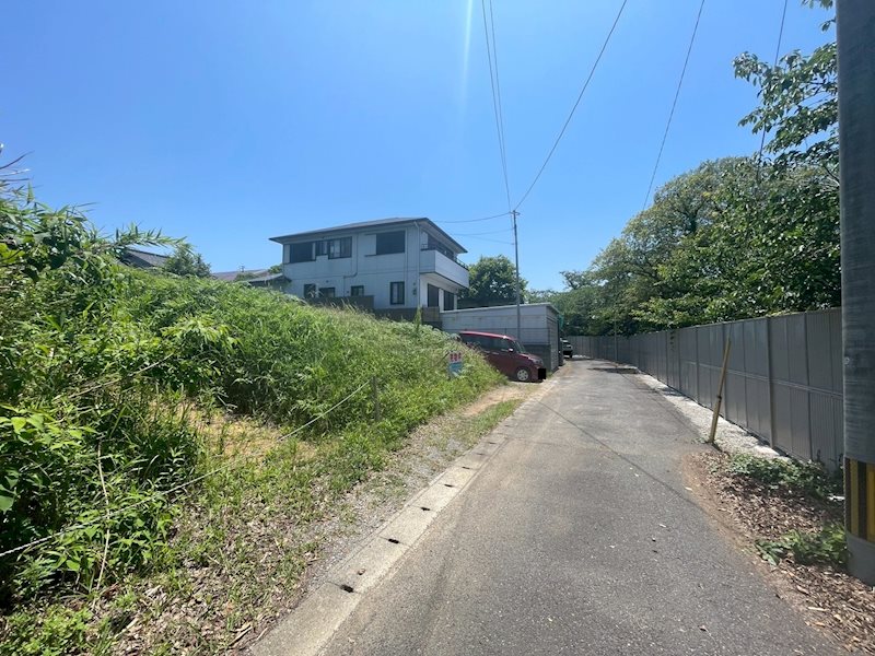 上到津三丁目土地 現地写真（前面道路含む現地写真）