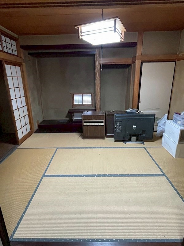 中間二丁目8番戸建 内観写真（リビング以外の居室）
