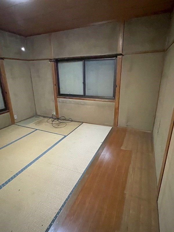 中間二丁目8番戸建 内観写真（リビング以外の居室）