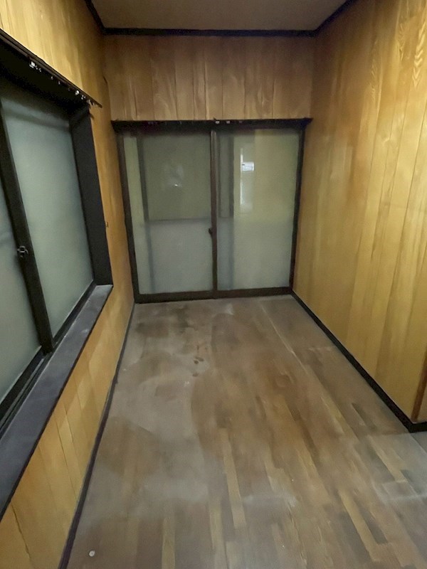 中間二丁目8番戸建 内観写真（リビング以外の居室）