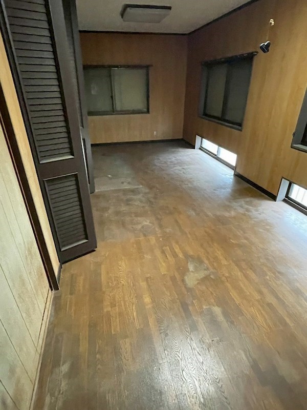 中間二丁目8番戸建 内観写真（リビング以外の居室）
