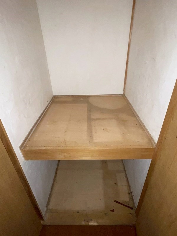 中間二丁目8番戸建 内観写真（収納）