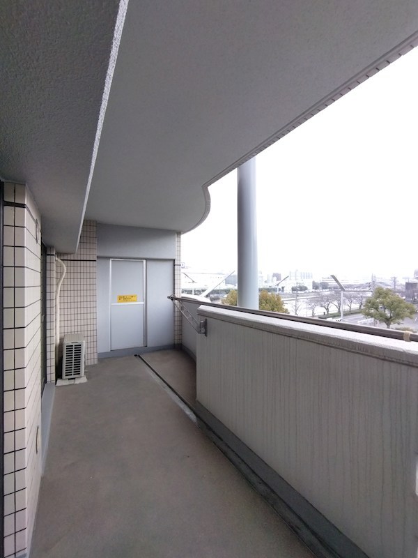 アーティックス大手町 現地写真（バルコニー）