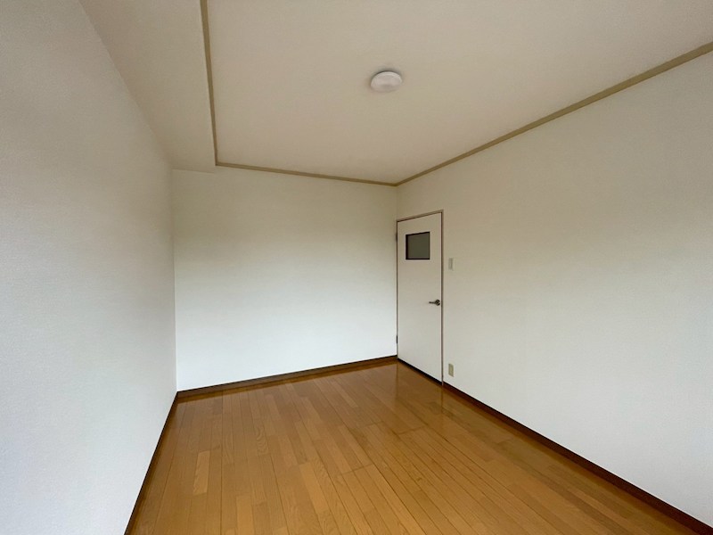 エメラルドマンション茶売A棟 内観写真（リビング以外の居室）