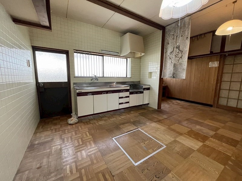 南高陽16番戸建 内観写真（リビング）