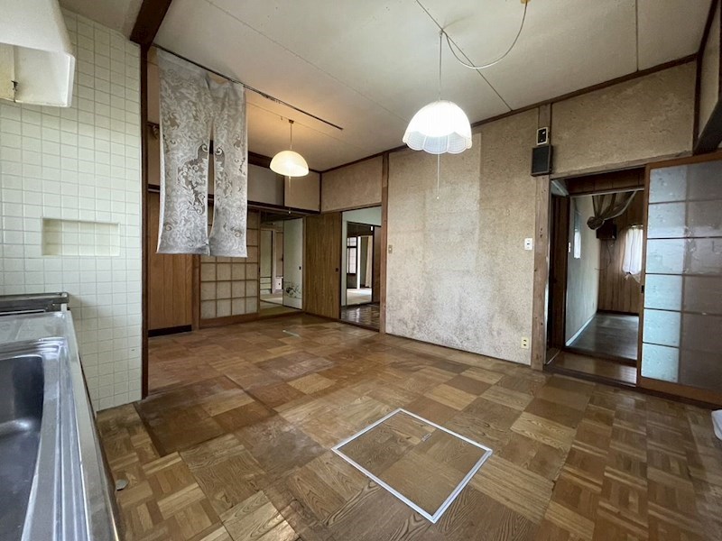 南高陽16番戸建 内観写真（リビング）