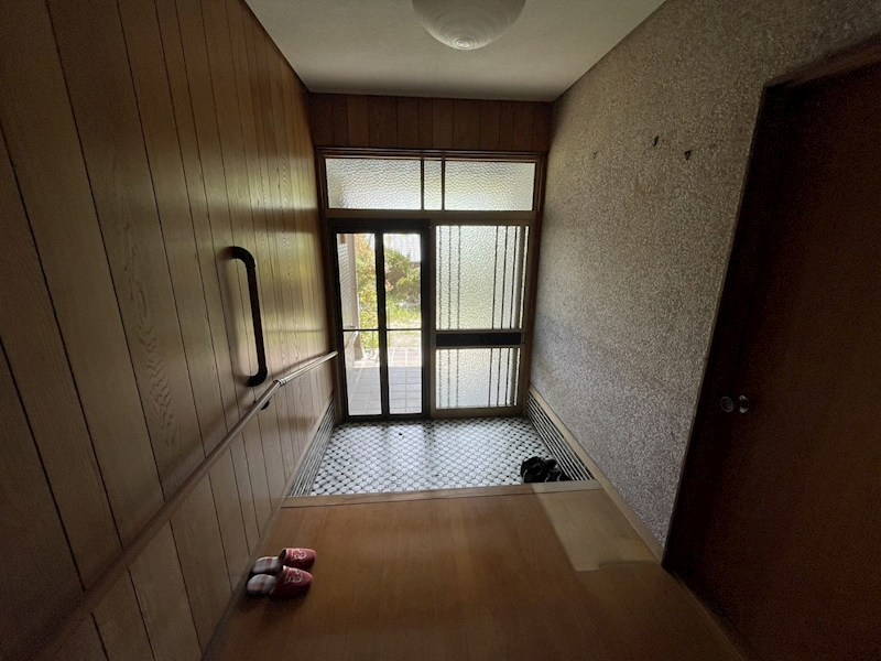 南高陽16番戸建 現地写真（玄関）