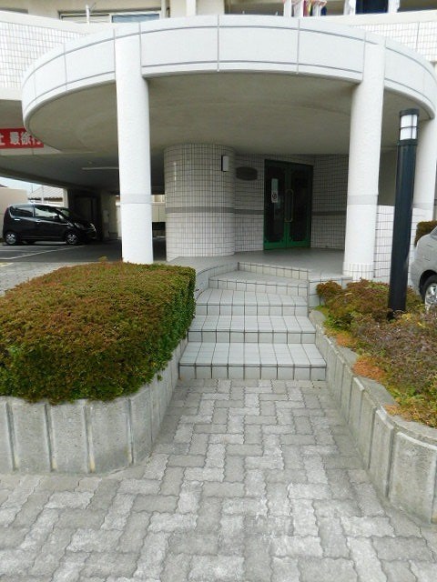 エクレール桃園公園 共用部写真（エントランス）