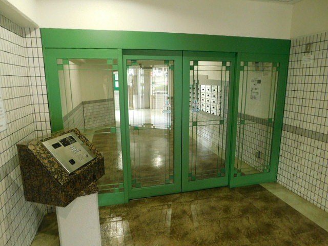 エクレール桃園公園 共用部写真（エントランス）