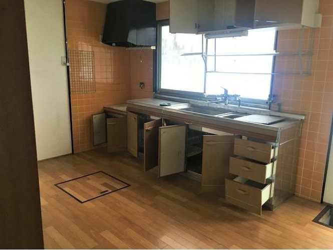 帆柱二丁目13番戸建 内観写真（キッチン）