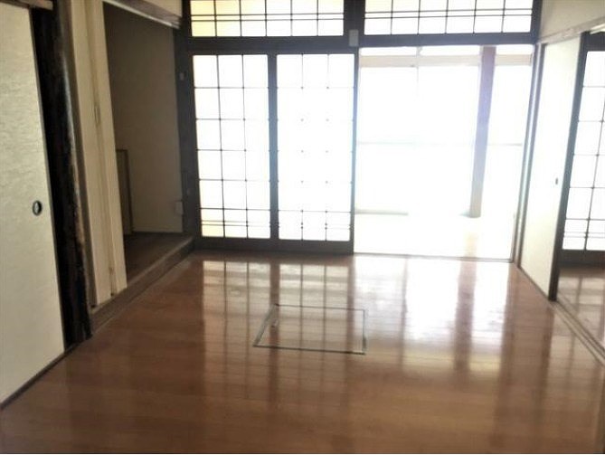帆柱二丁目13番戸建 内観写真（リビング以外の居室）
