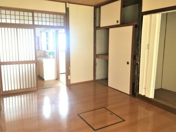 帆柱二丁目13番戸建 内観写真（リビング以外の居室）