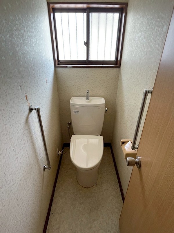 深坂二丁目1番戸建 内観写真（トイレ）