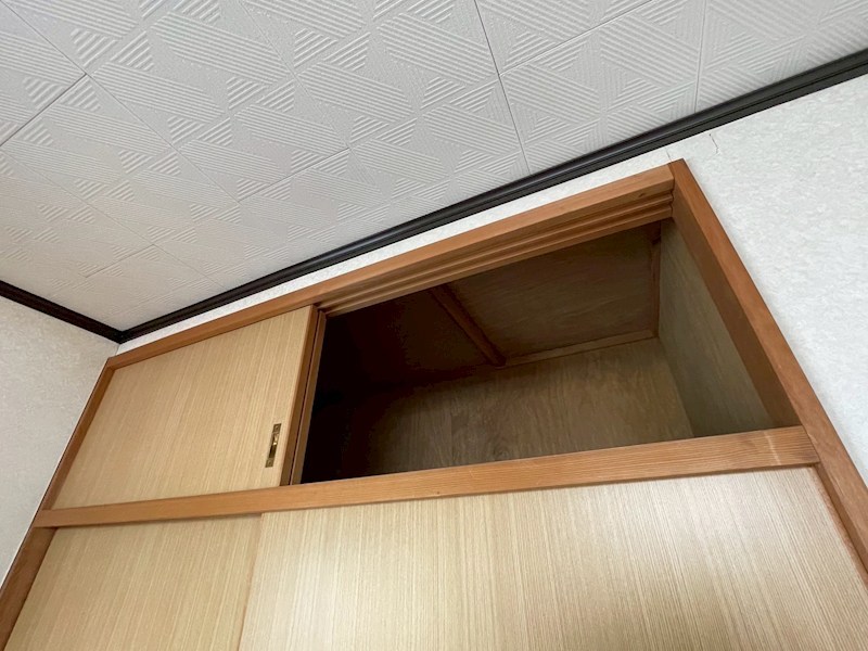 深坂二丁目1番戸建 内観写真（収納）