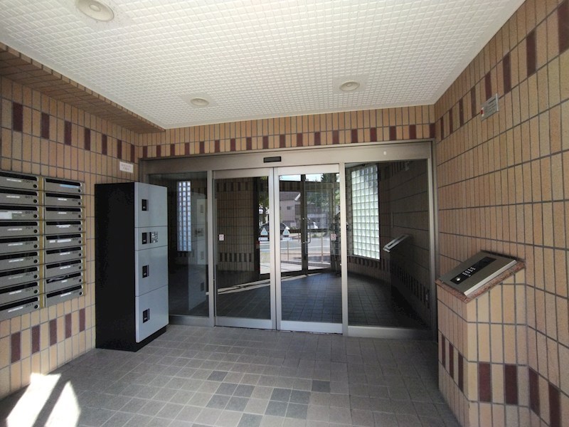 アルファシティー天籟寺 共用部写真（エントランス）
