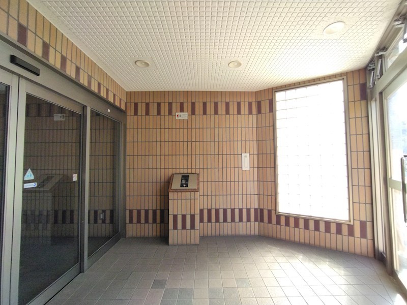 アルファシティー天籟寺 共用部写真（エントランス）