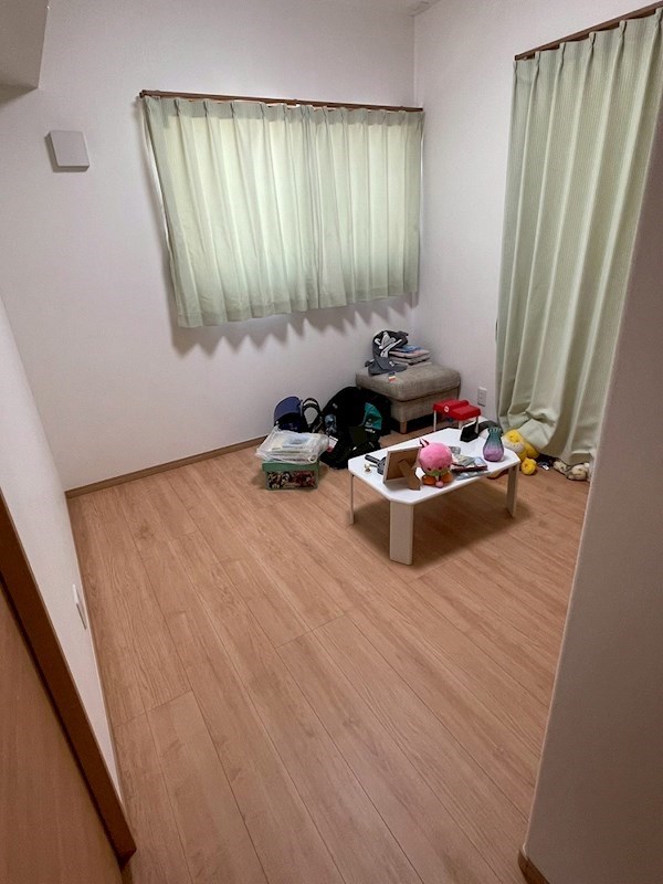 土手ノ内三丁目戸建 内観写真（リビング以外の居室）