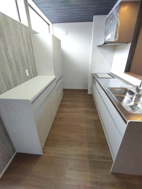 猪熊三丁目新築戸建 内観写真（キッチン）