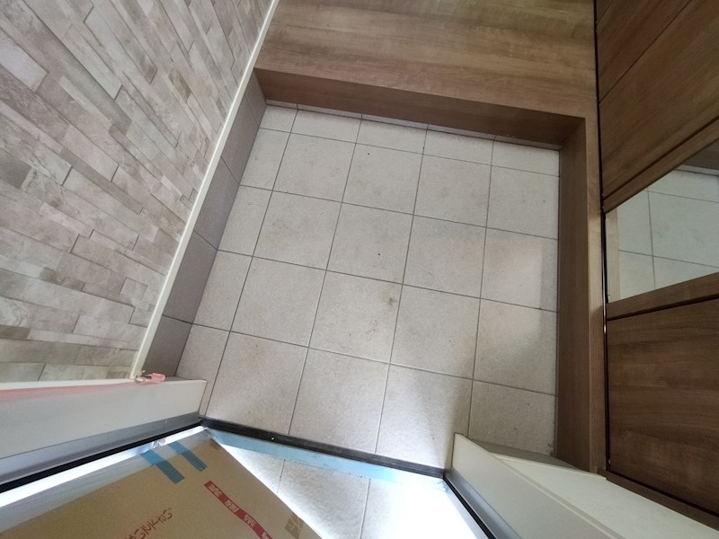 猪熊三丁目新築戸建 現地写真（玄関）