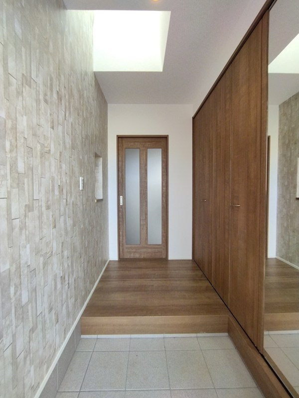 猪熊三丁目新築戸建 現地写真（玄関）