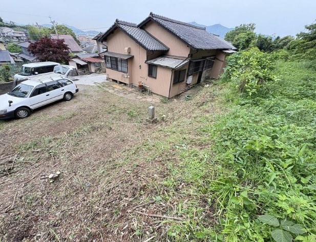 西天神町戸建 現地写真（庭）