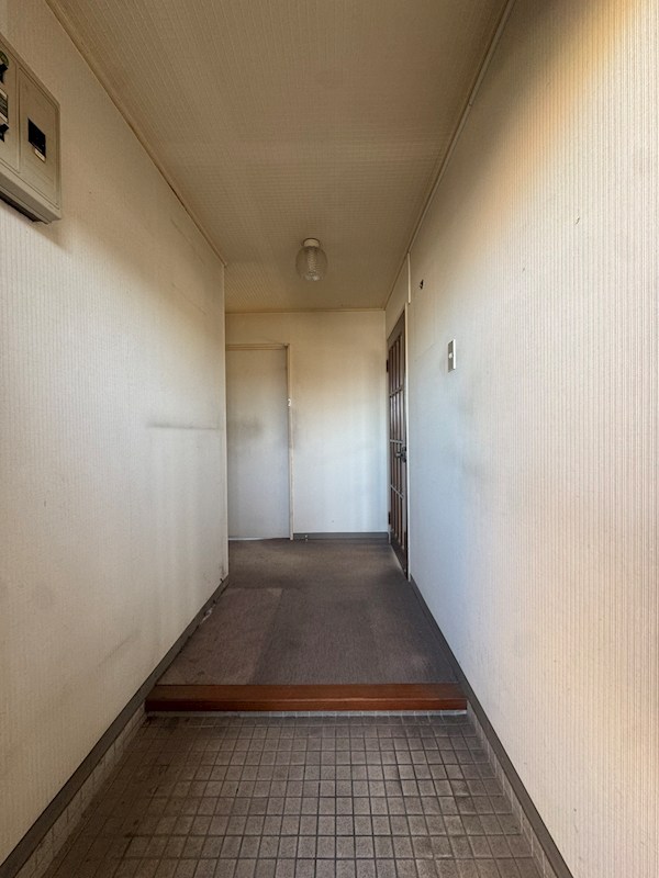 リヴィエール鷹の巣 現地写真（玄関）