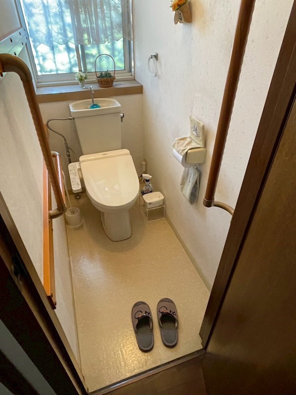 旭台二丁目戸建 内観写真（トイレ）