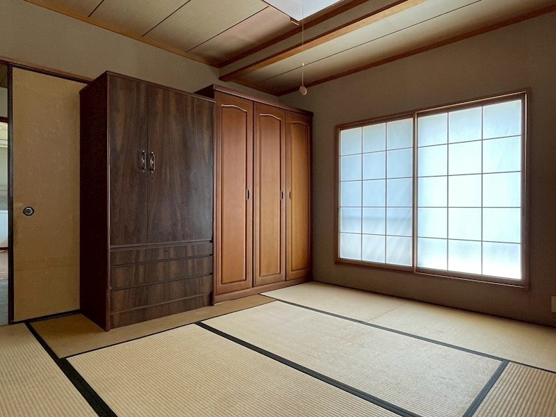 旭台二丁目戸建 内観写真（リビング以外の居室）