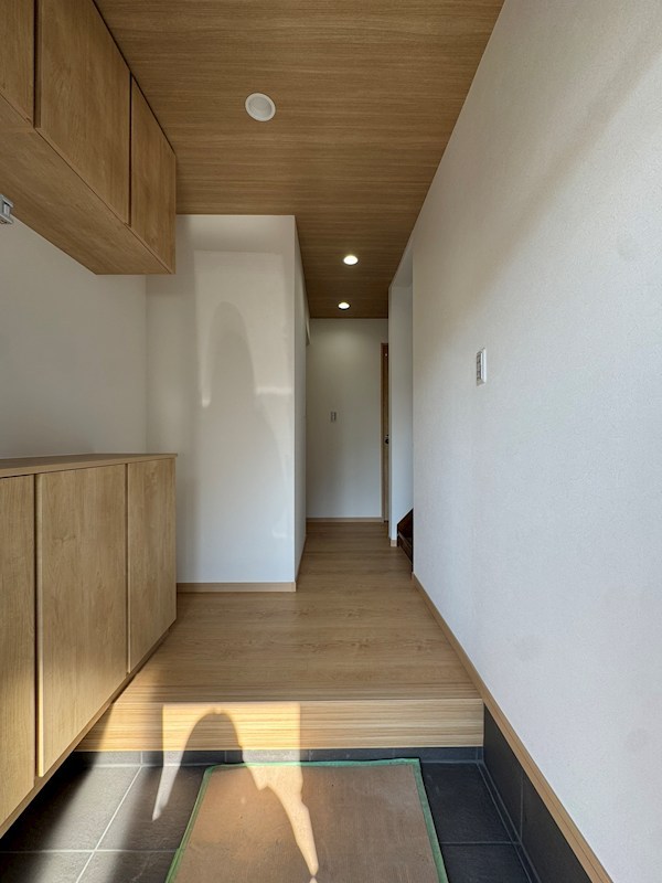 大字下境戸建 現地写真（玄関）