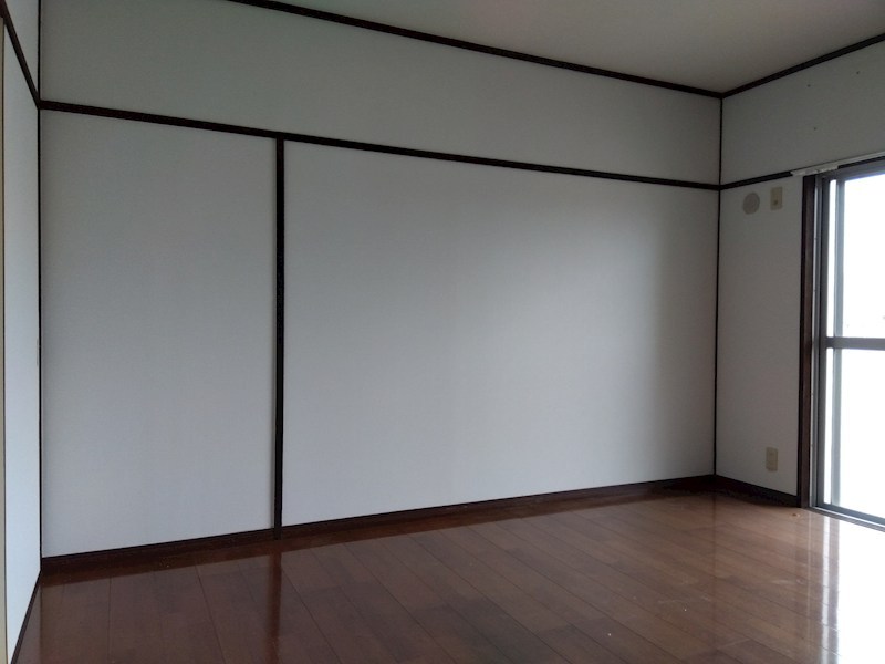 エメラルドマンション到津 内観写真（リビング以外の居室）