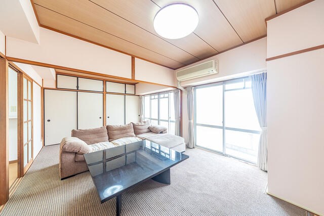 サングレイス穴生1号館 内観写真（リビング以外の居室）