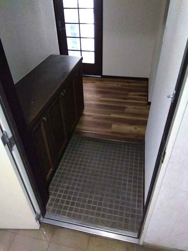 アンビエント小倉B棟 現地写真（玄関）