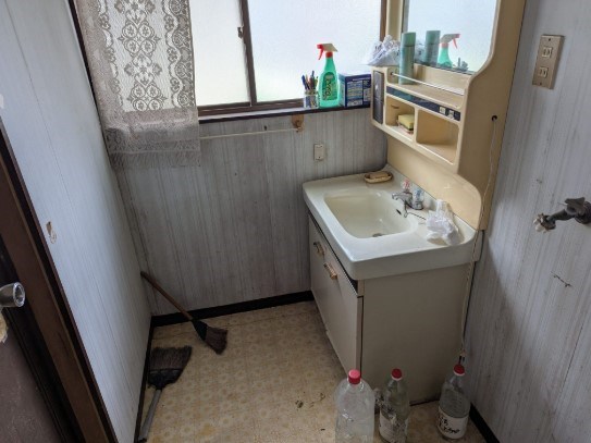 楠橋東一丁目戸建 内観写真（洗面台・洗面所）